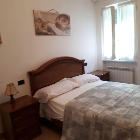 Casa Vacanza Vera 公寓 卡萨察利古勒
